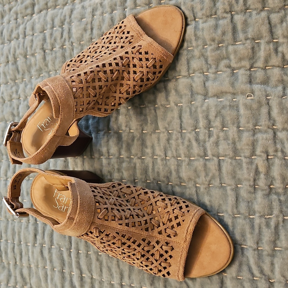 Women's Tan Sandals